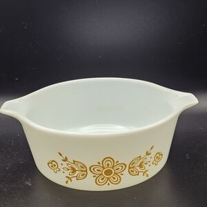Vintage Pyrex Butterfly Gold 472 1.5 Pt. Baking Dish 750 ML No Lid 1970s